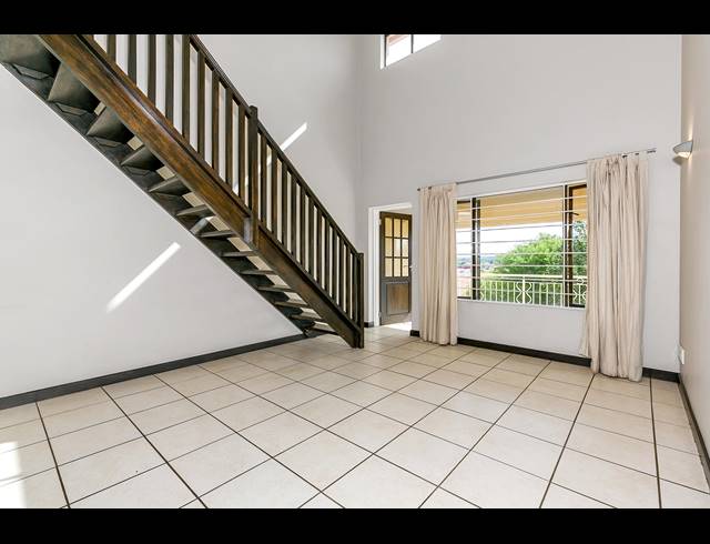 2 BEDROOM PENTHOUSE FOR SALE IN SUNNINGHILL